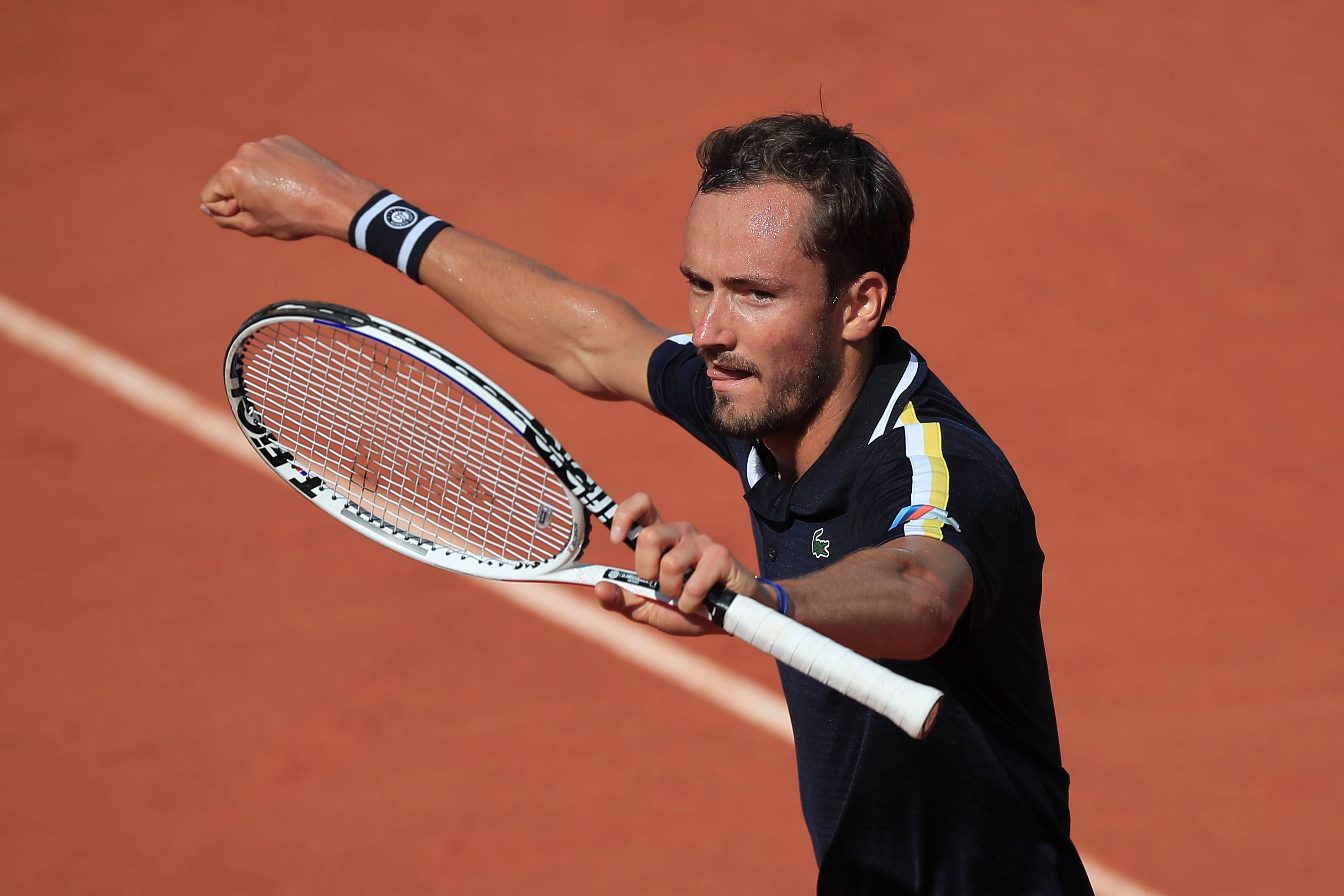 美网轻取法网，梅德韦杰夫统治全场