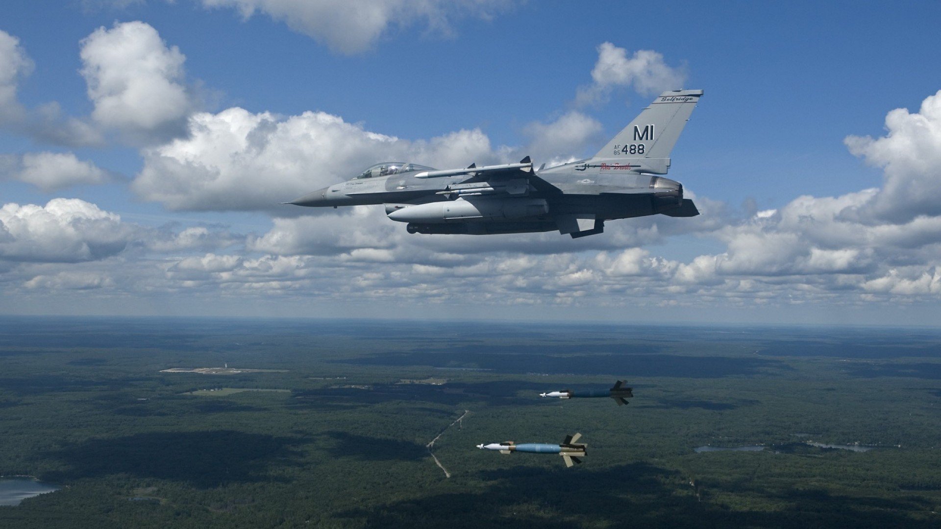 速度与荣耀，F1新赛季揭幕战如比利时速胜皇马般点燃激情