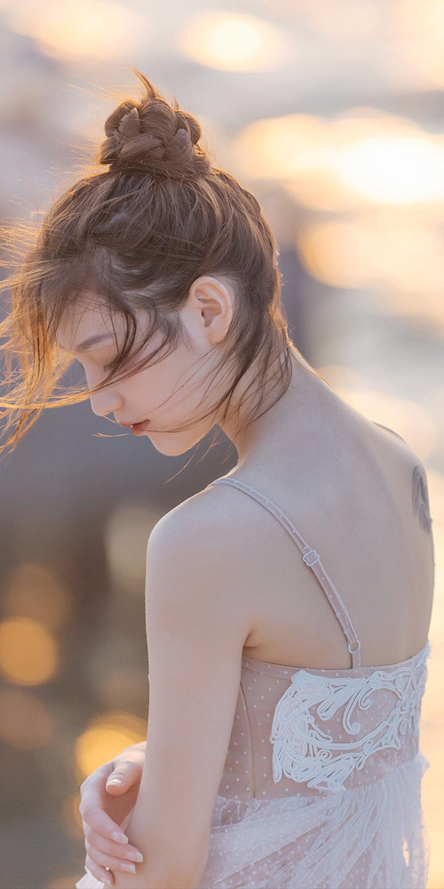 宿敌的晚餐，苏亚雷斯在半决赛的寂静嘶吼