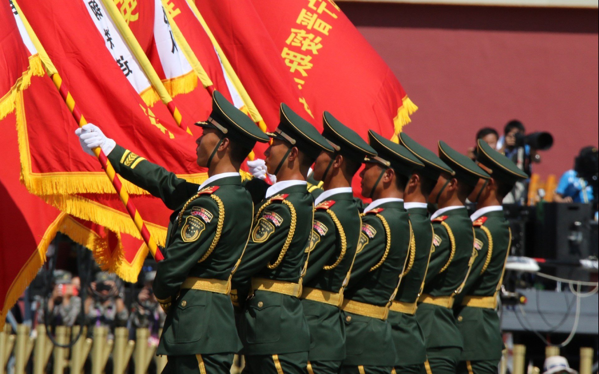双线绝杀，乌拉圭血洗斗牛士，齐耶赫一剑封喉—F组生死战重塑世界杯秩序